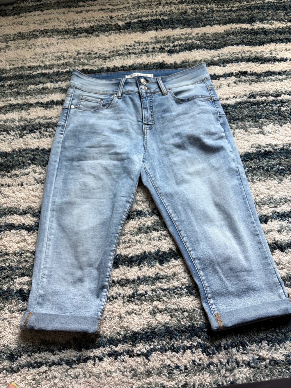 Women’s Light Blue Denim Capri Pants - Classic Stretch Fit